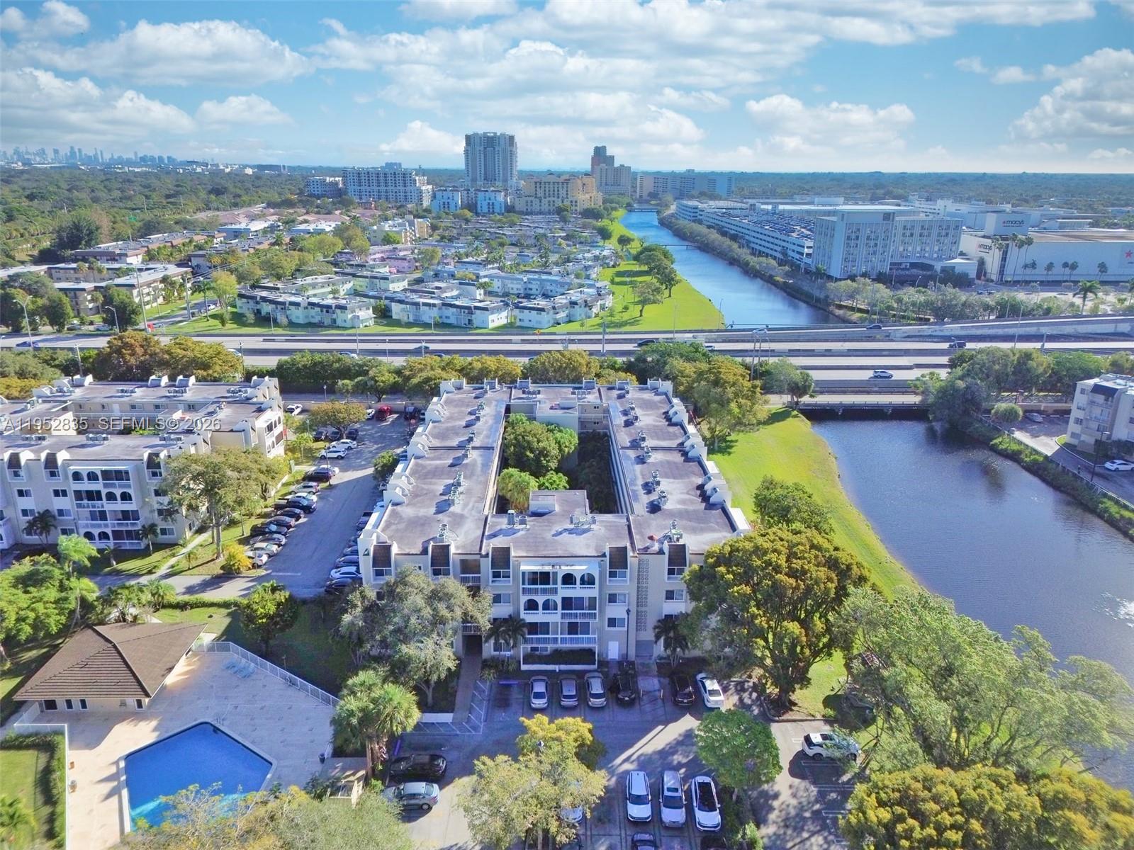 7722 Camino Real # 317 Unit: E-317