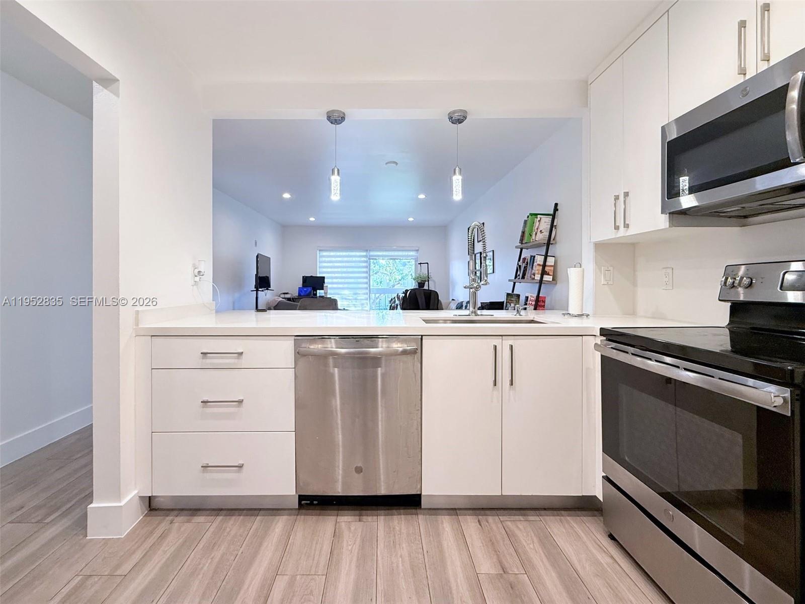 7722 Camino Real # 317 Unit: E-317