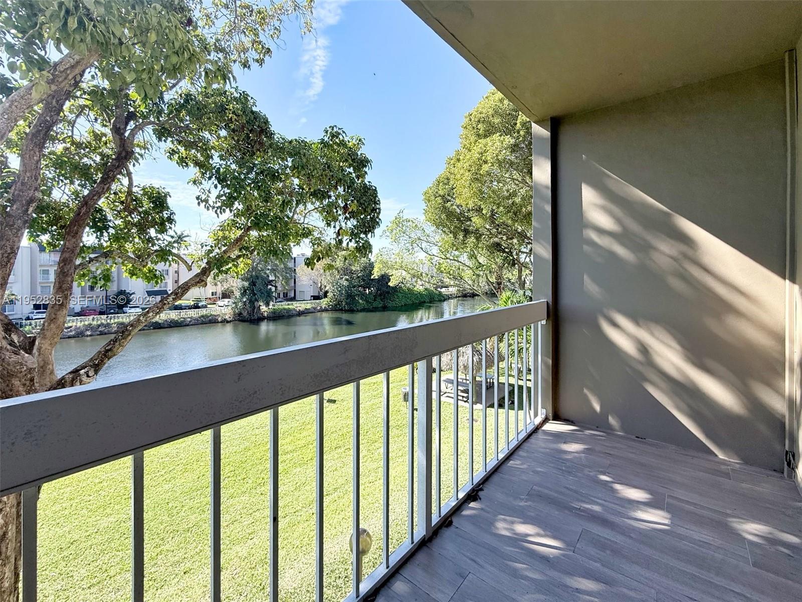 7722 Camino Real # 317 Unit: E-317