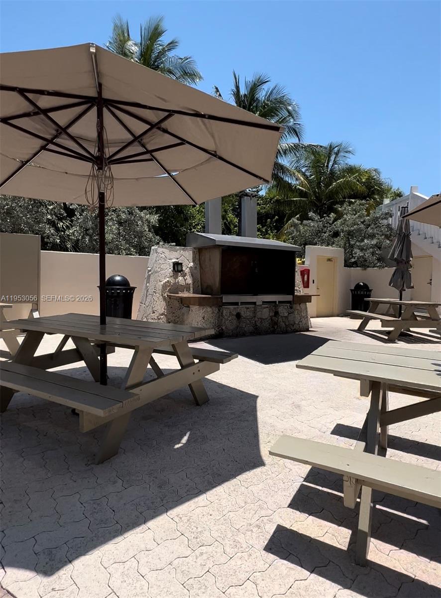 1111 Crandon Blvd # A706