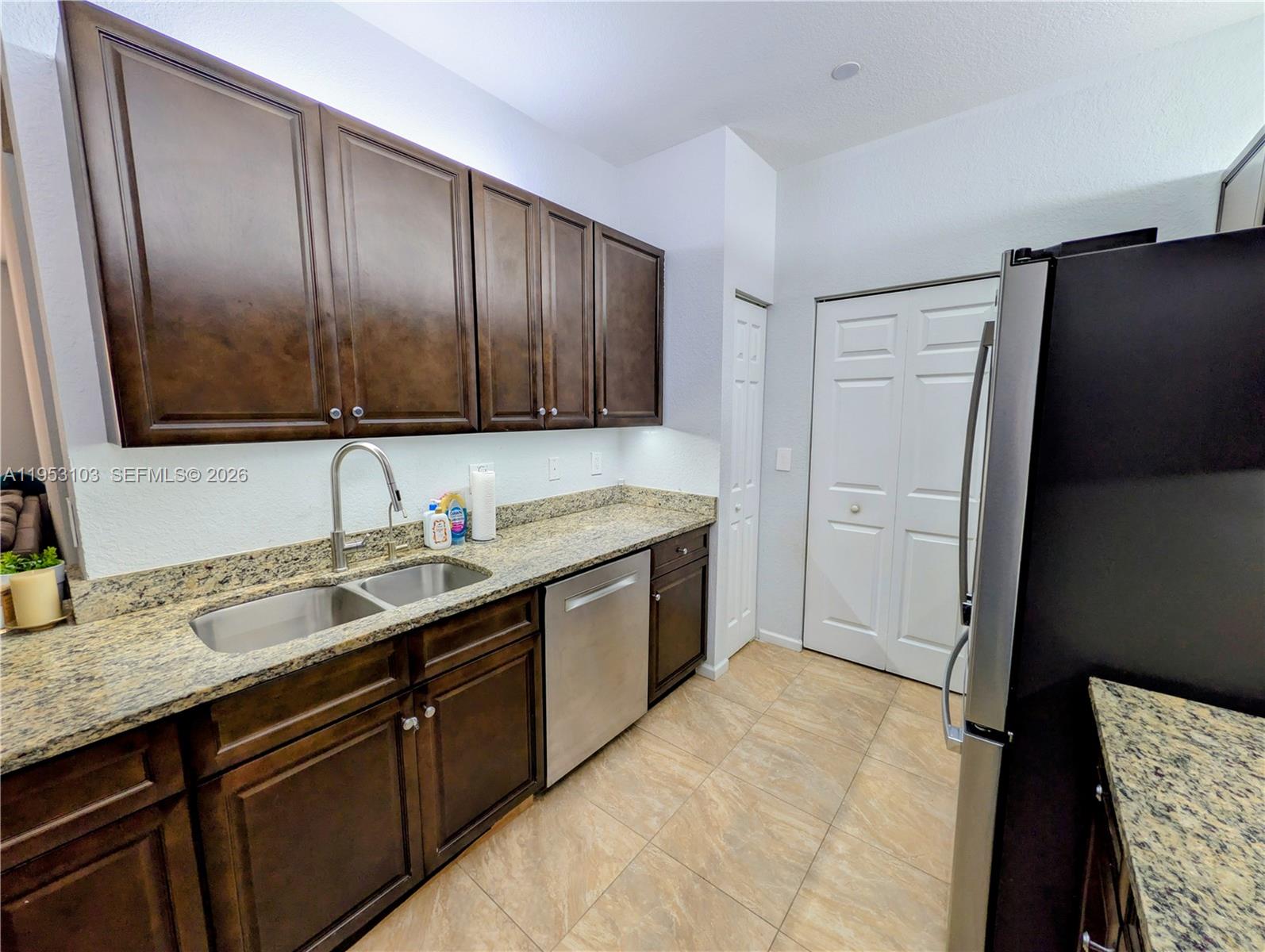 3561 Forest Hill Blvd # 80