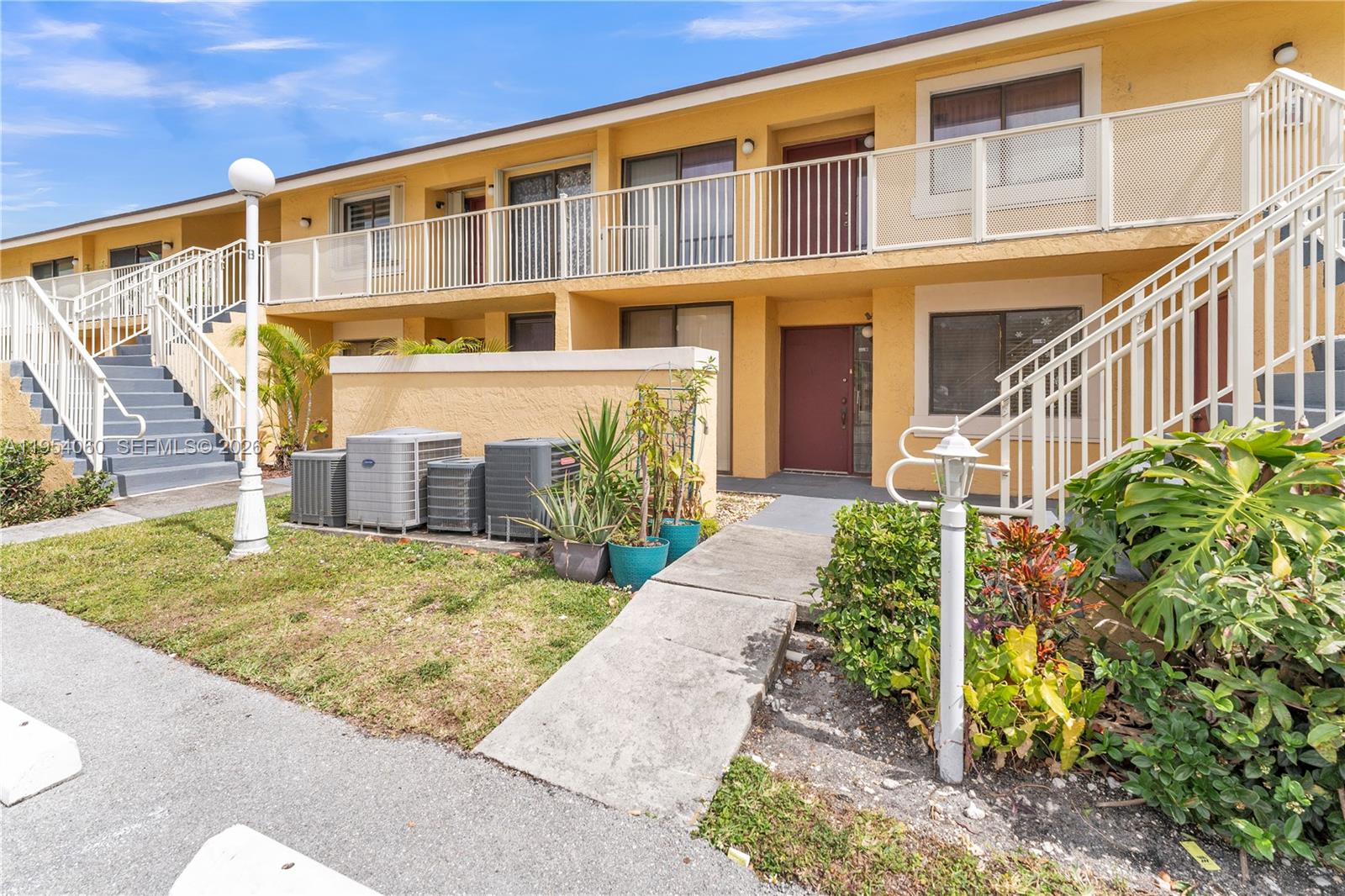 440 NW 214th St # 104