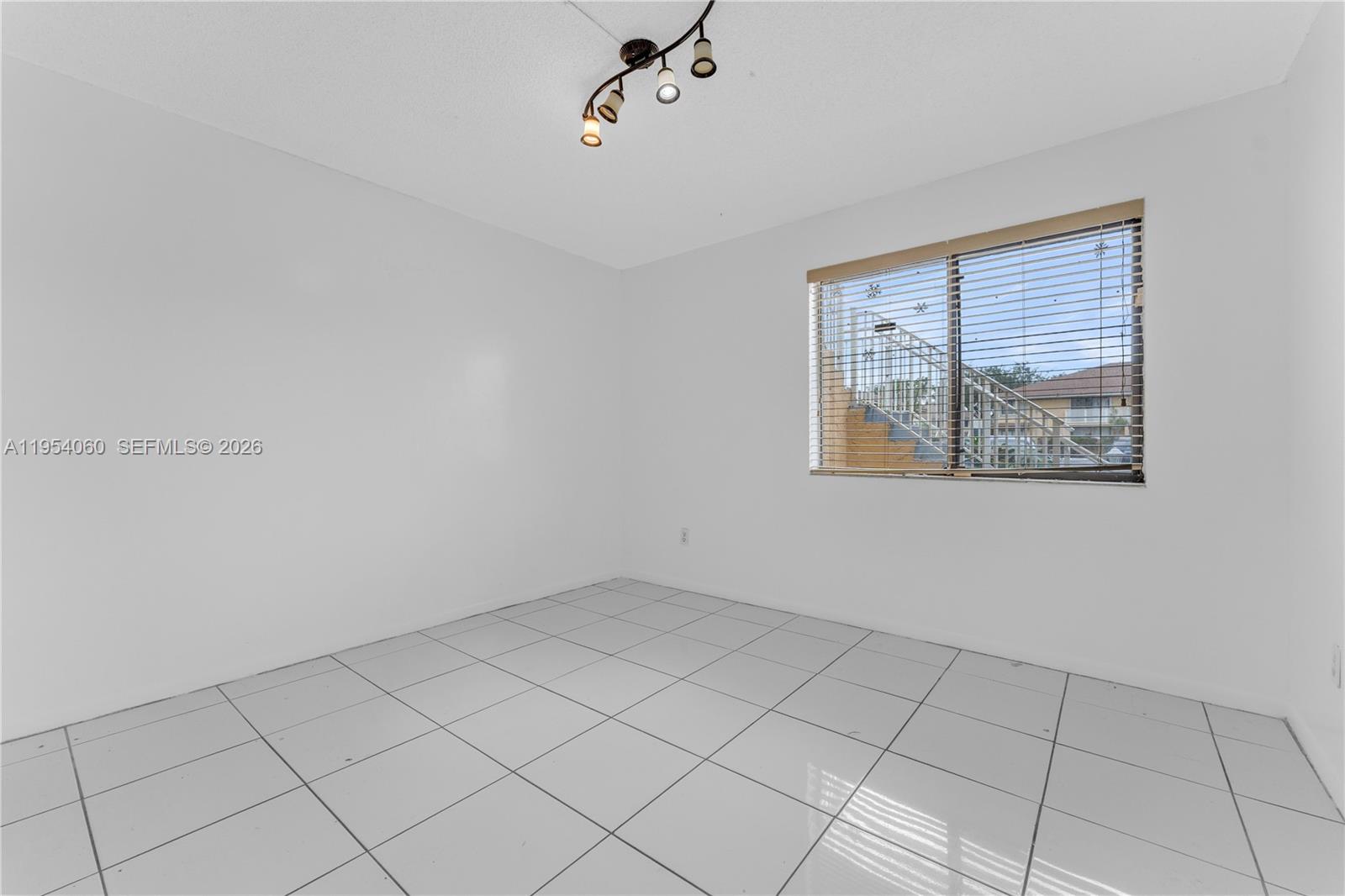 440 NW 214th St # 104