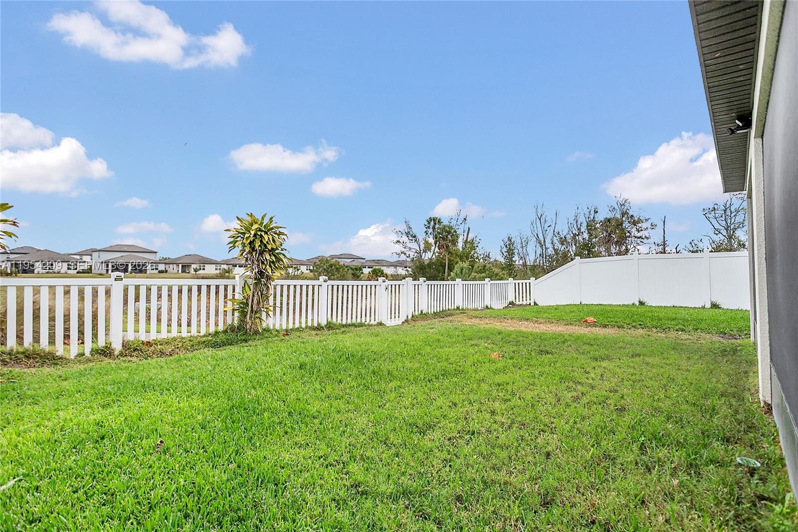 906 SWAYING SAWGRASS AVENUE, Ruskin