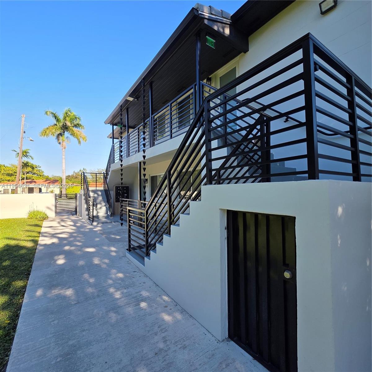 2140 Biarritz Dr # 1