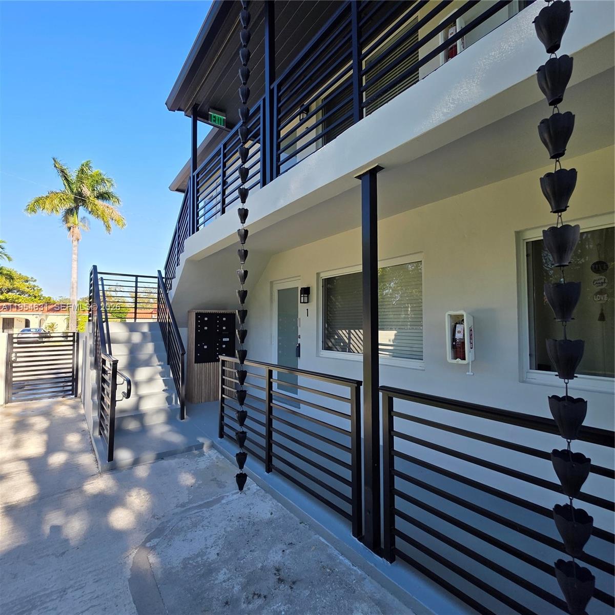 2140 Biarritz Dr # 1