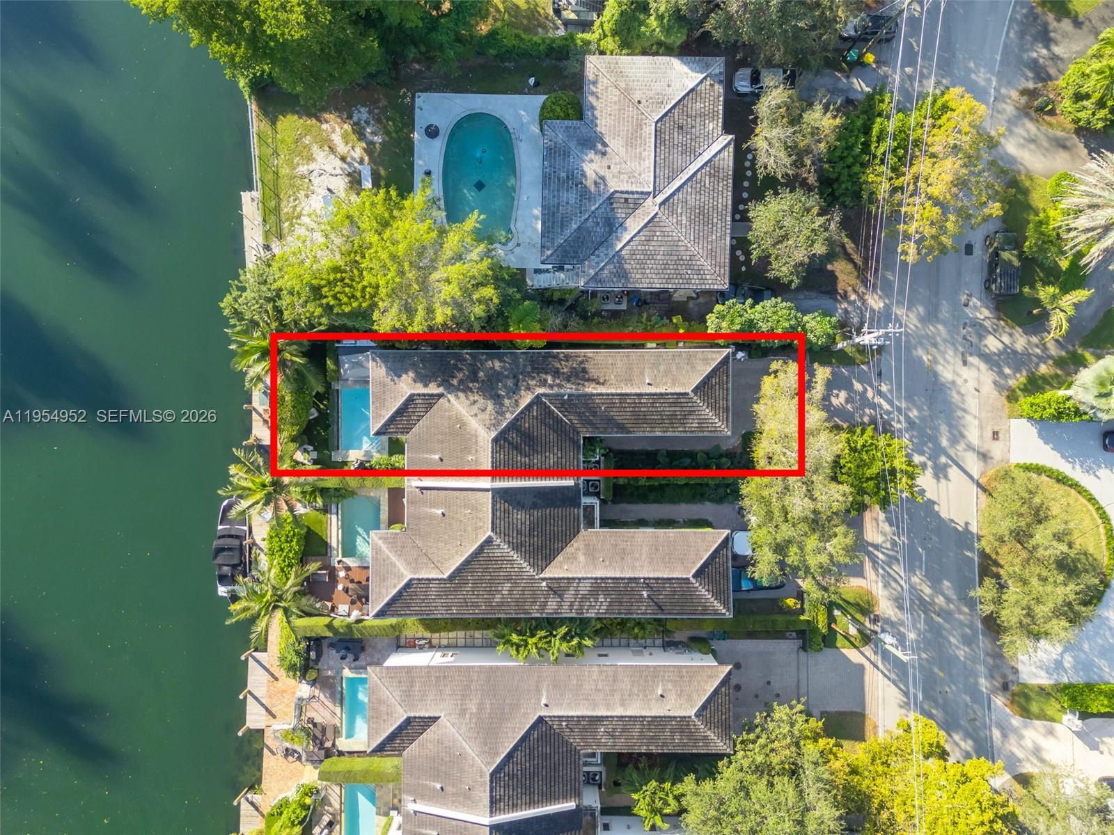 4819 University Drive