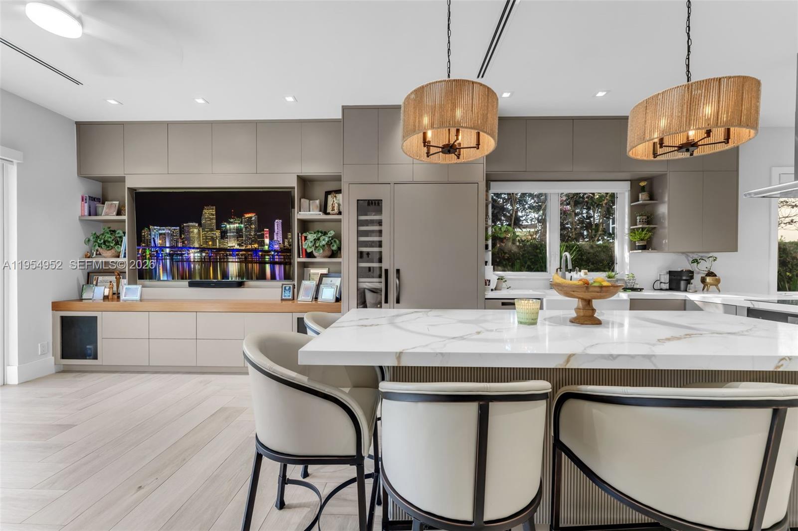 4819 University Drive