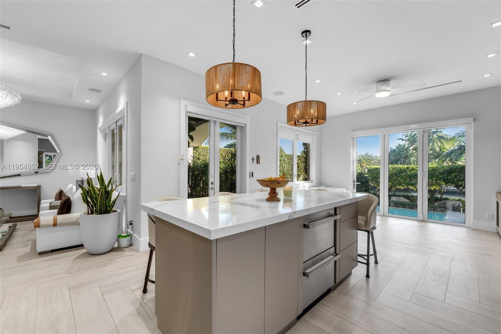 4819 University Drive