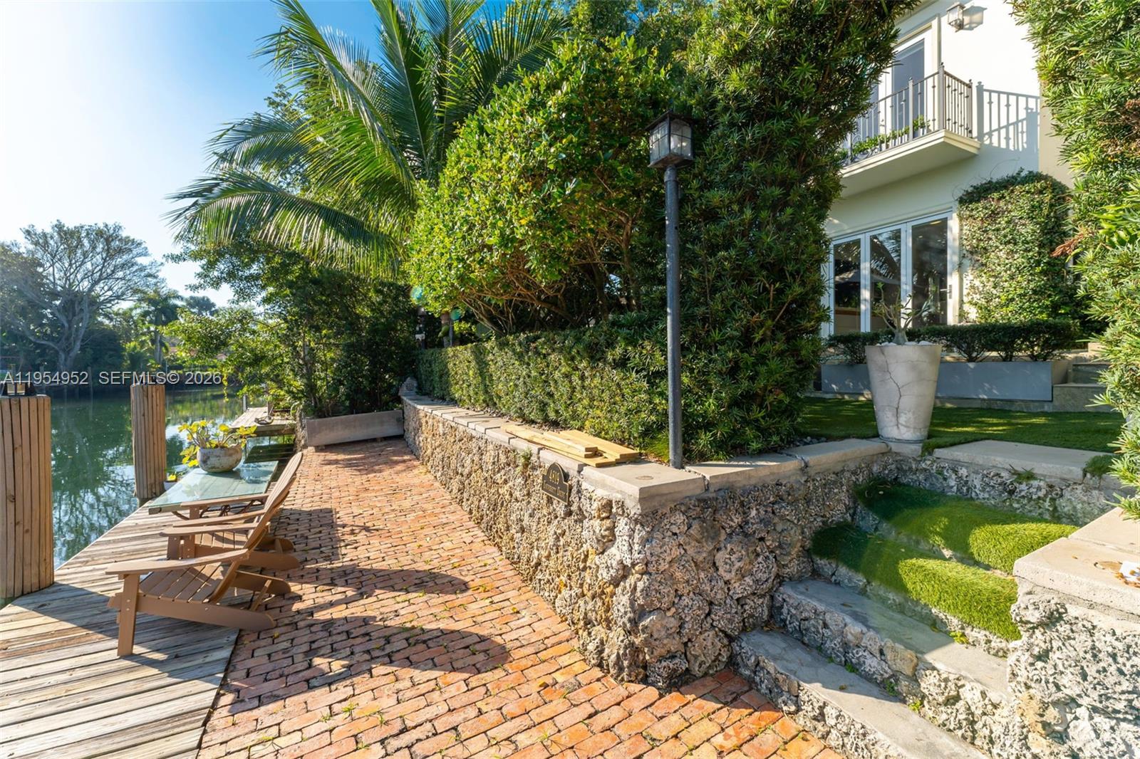 4819 University Drive