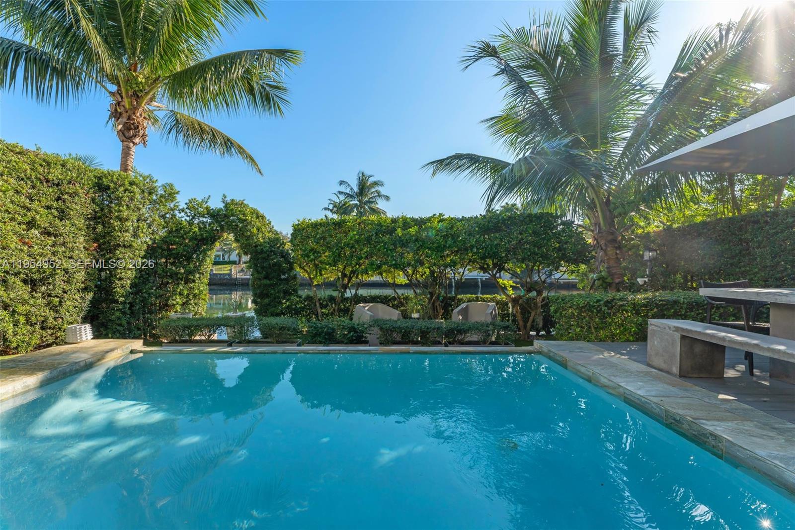 4819 University Drive