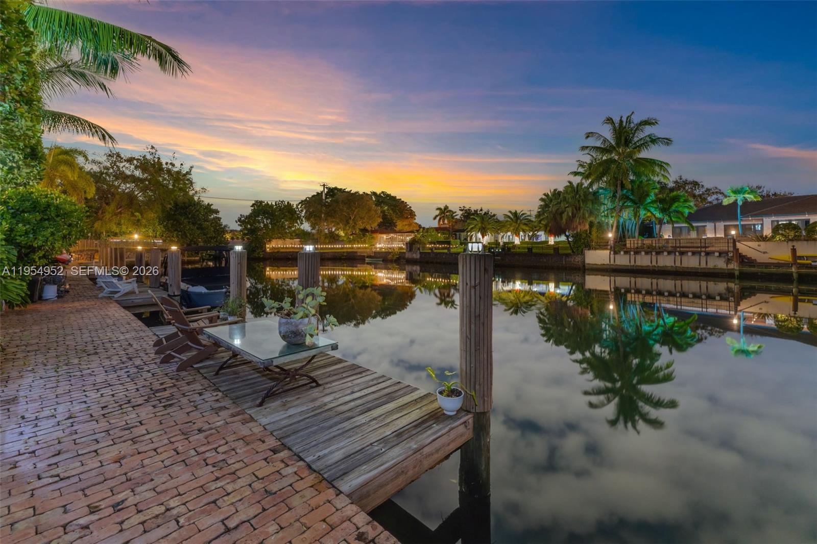 4819 University Drive