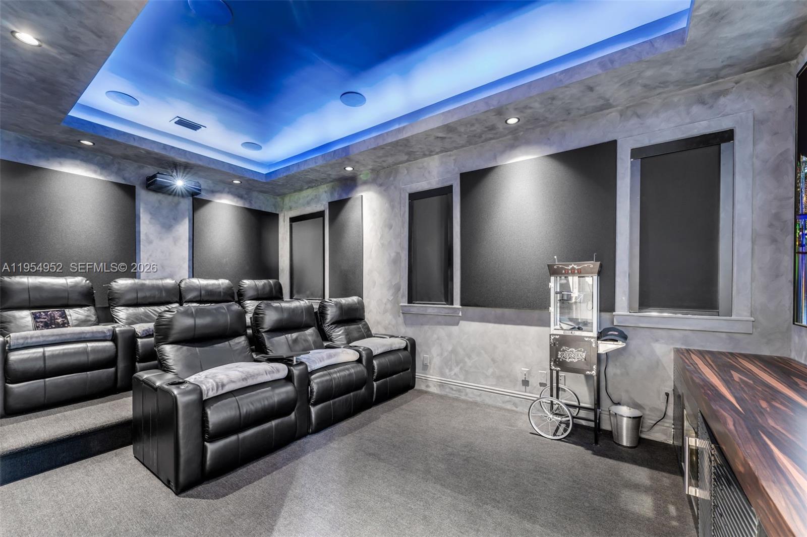 4819 University Drive