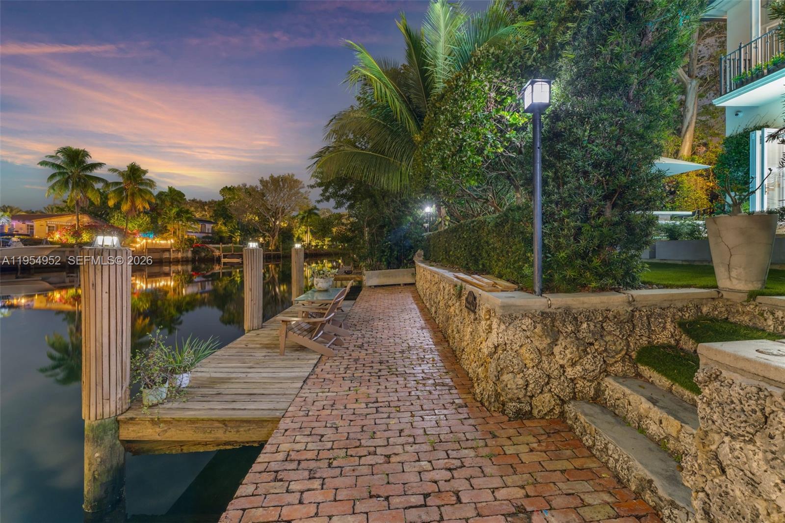 4819 University Drive