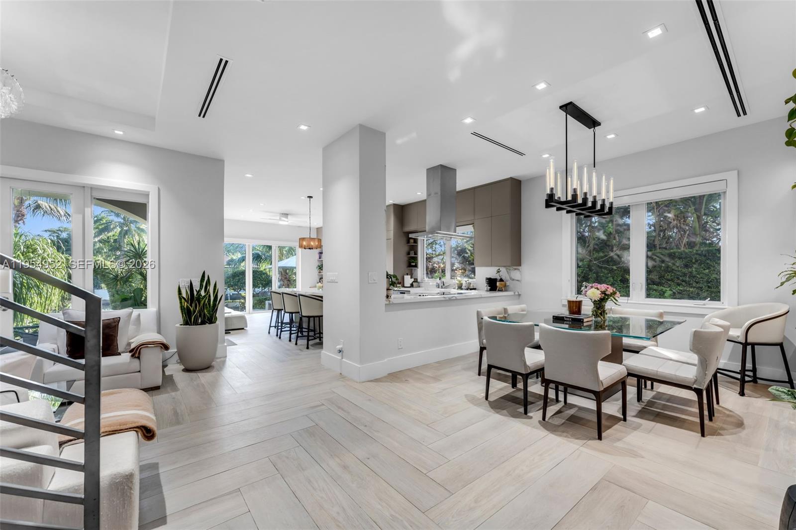 4819 University Drive