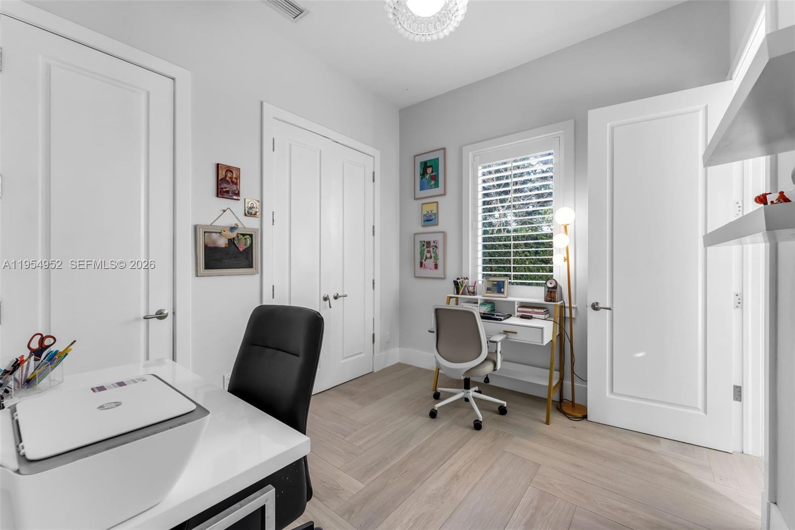 4819 University Drive