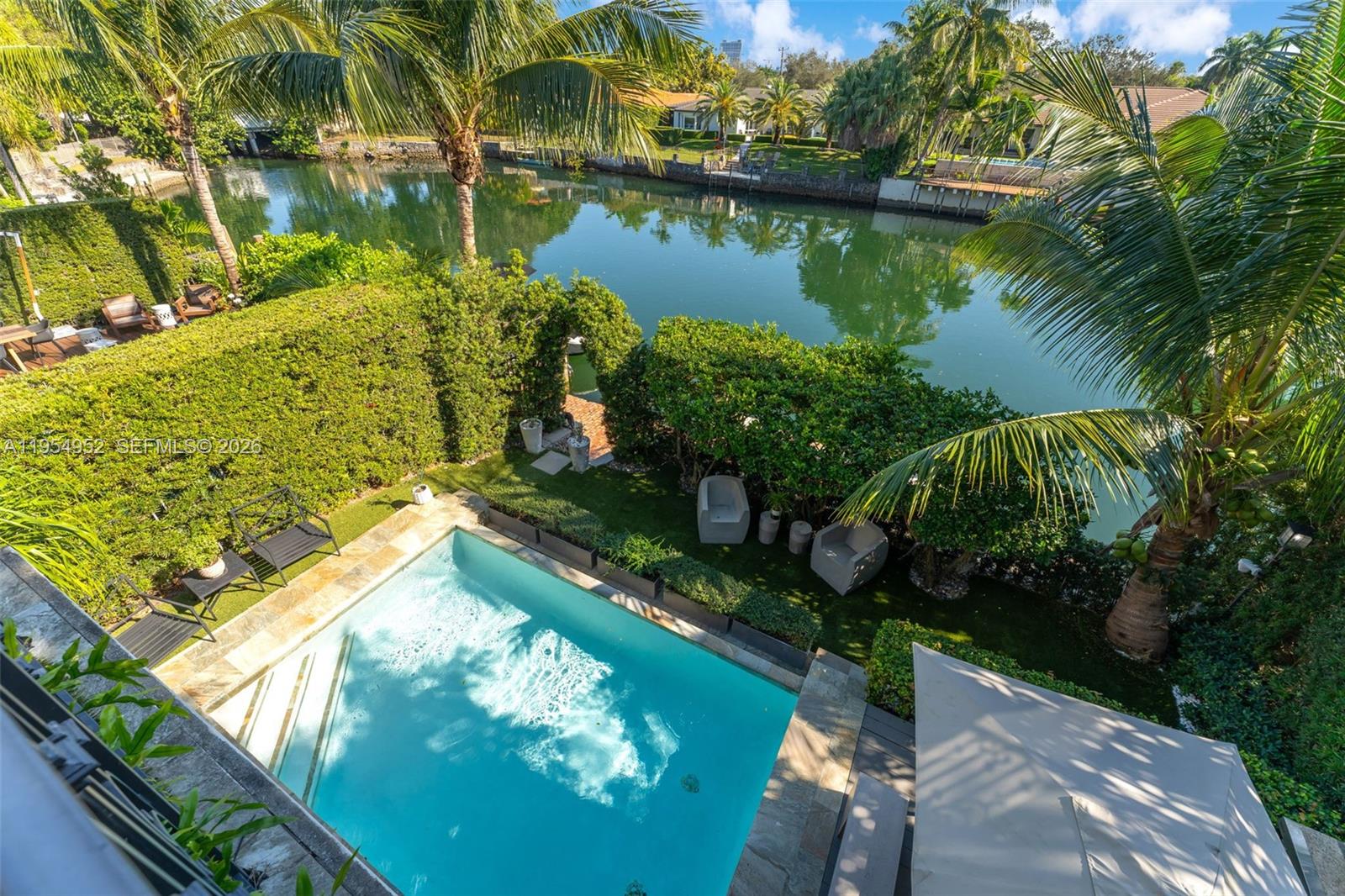 4819 University Drive