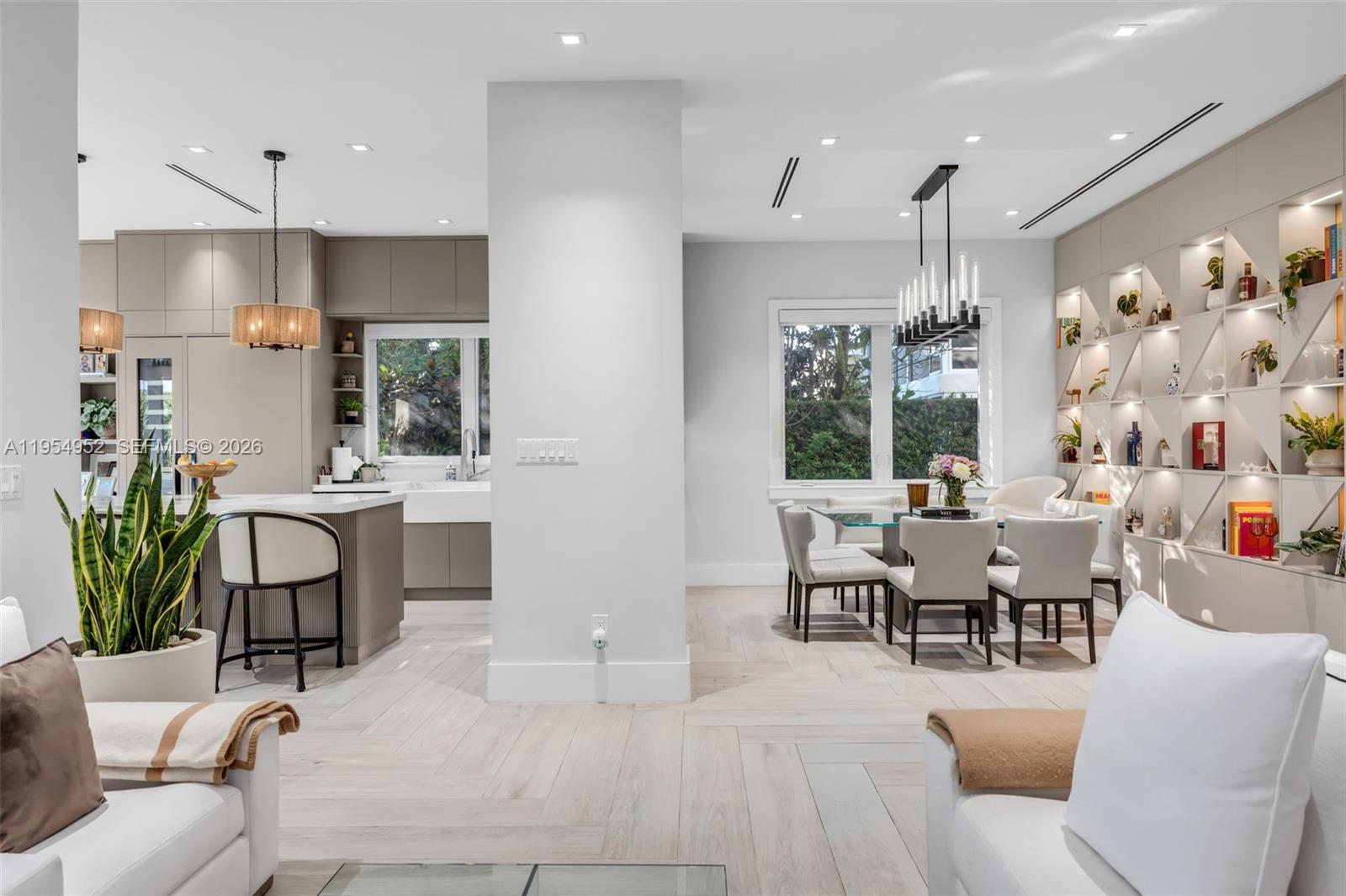 4819 University Drive