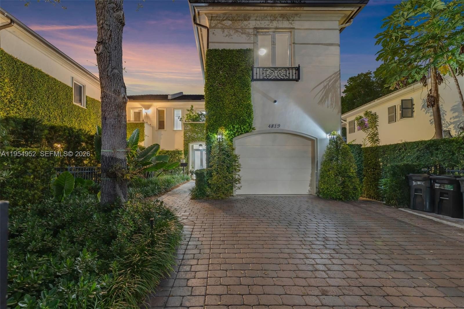 4819 University Drive