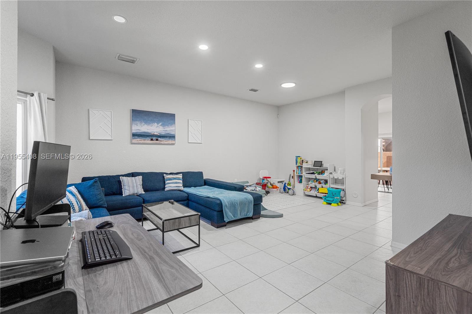 1940 SE 24th Ter # 1940