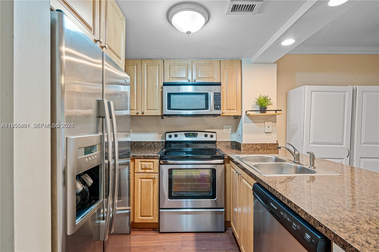 1927 SW 107th Ave # 306