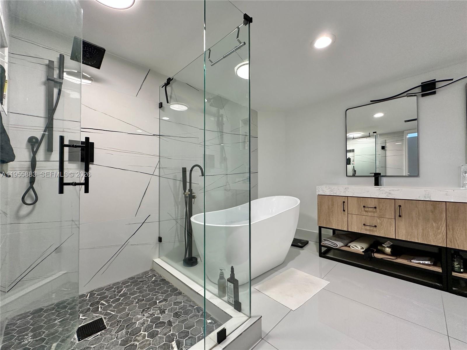 3640 Yacht Club Dr # 1903