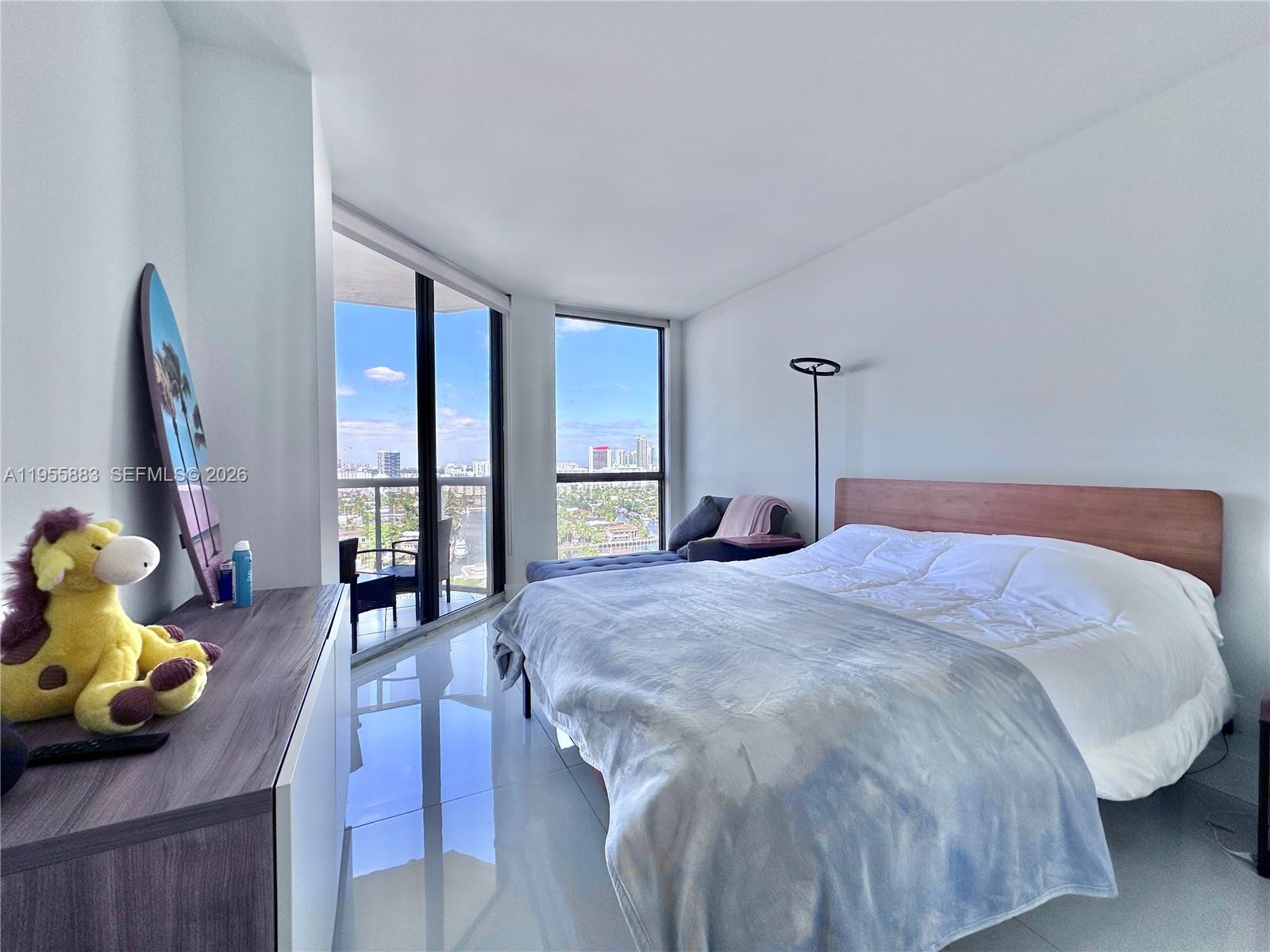 3640 Yacht Club Dr # 1903