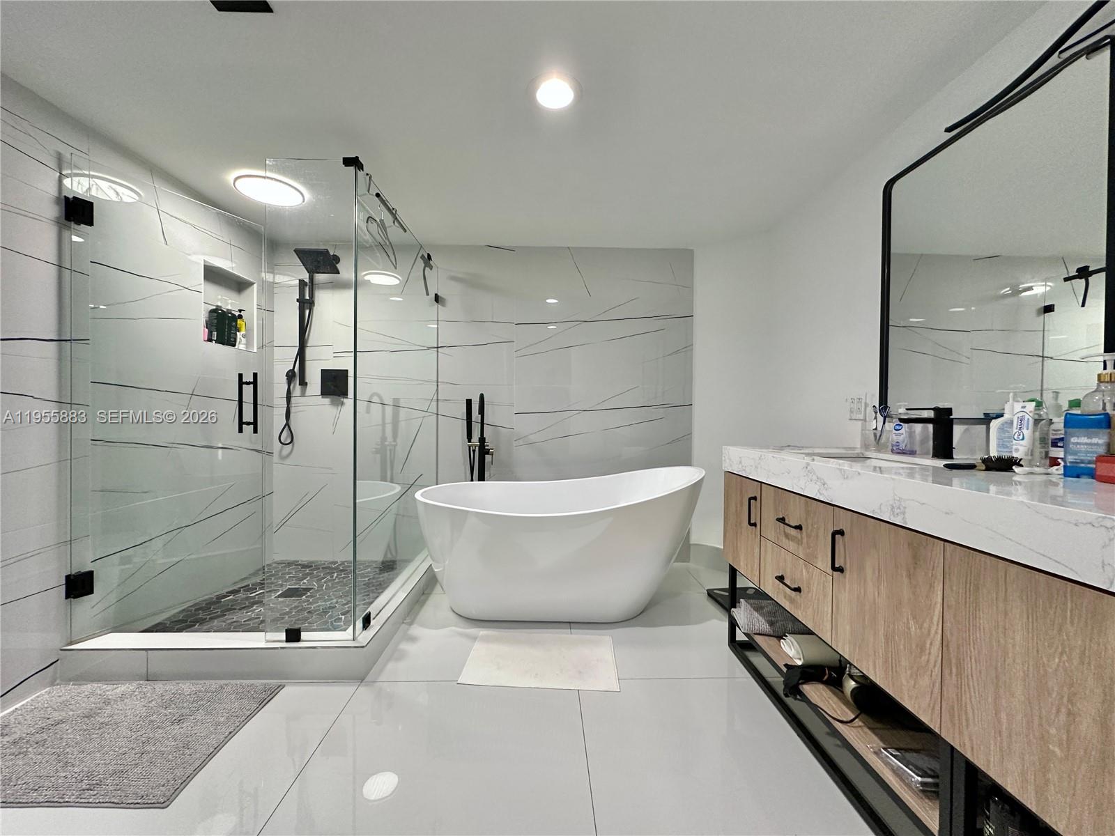 3640 Yacht Club Dr # 1903