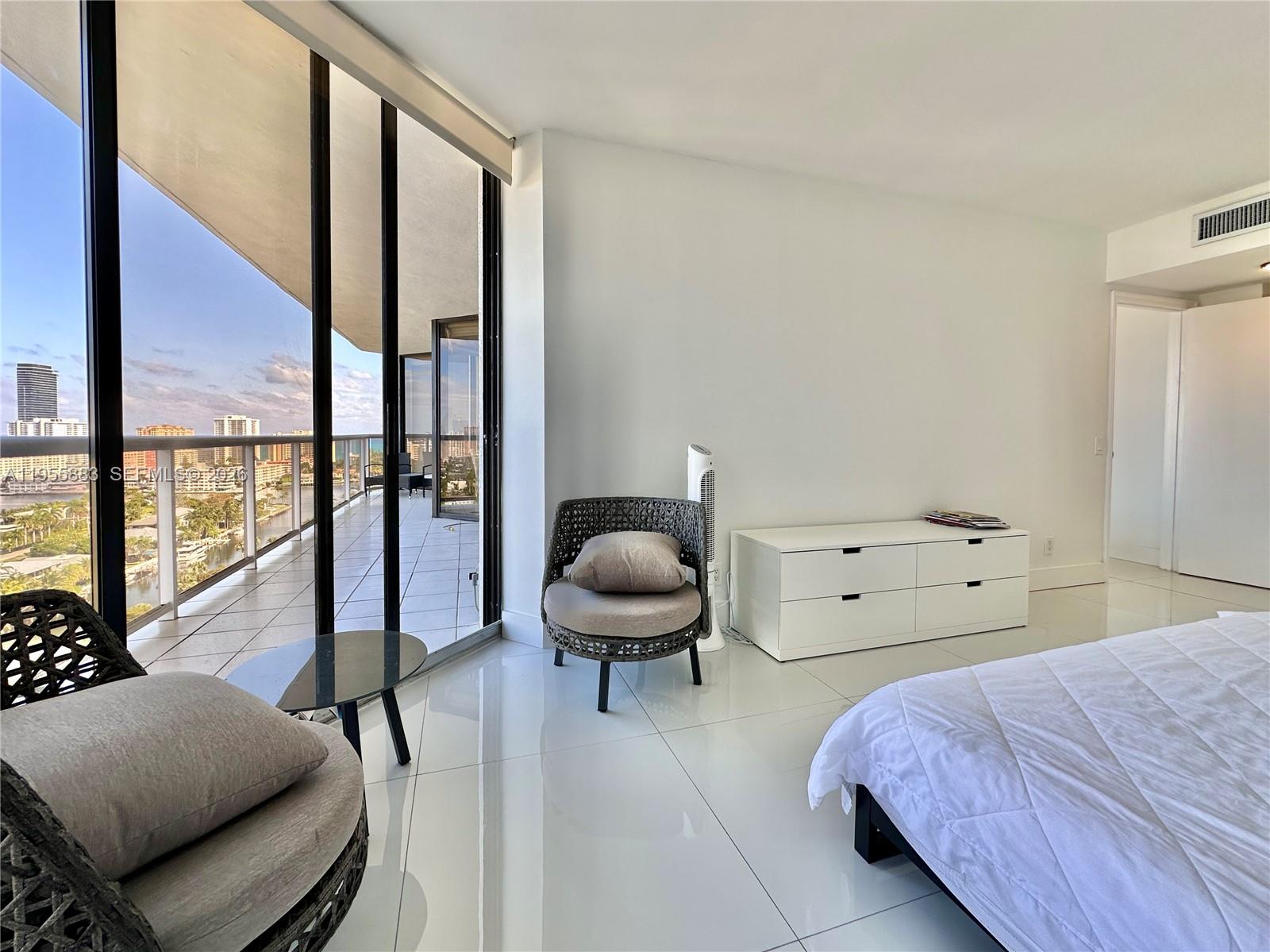 3640 Yacht Club Dr # 1903