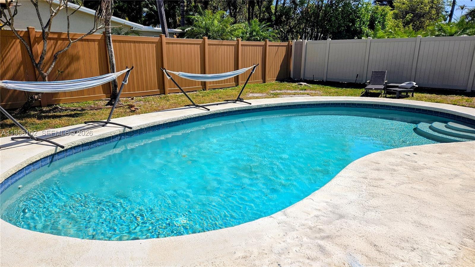 4360 NE 13th Ave Unit: Main