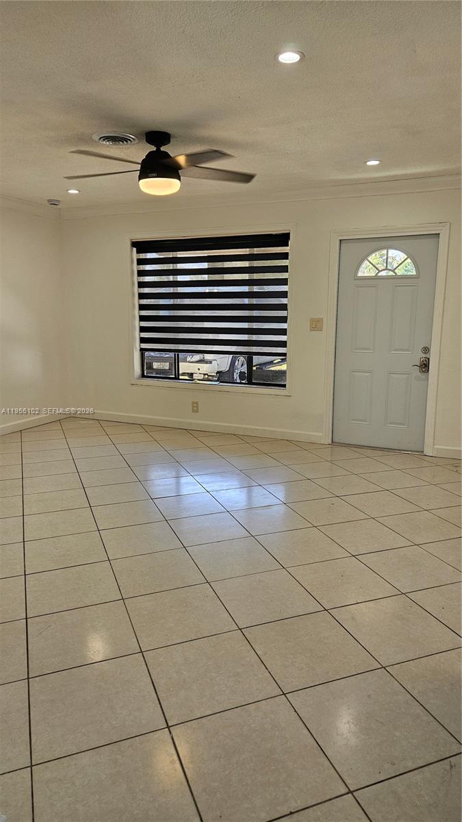 4360 NE 13th Ave Unit: Main