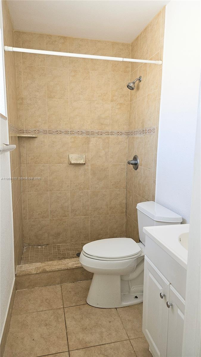 4360 NE 13th Ave Unit: Main