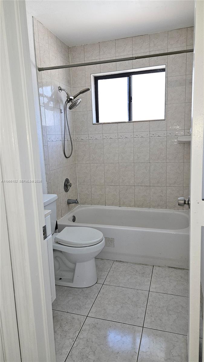 4360 NE 13th Ave Unit: Main