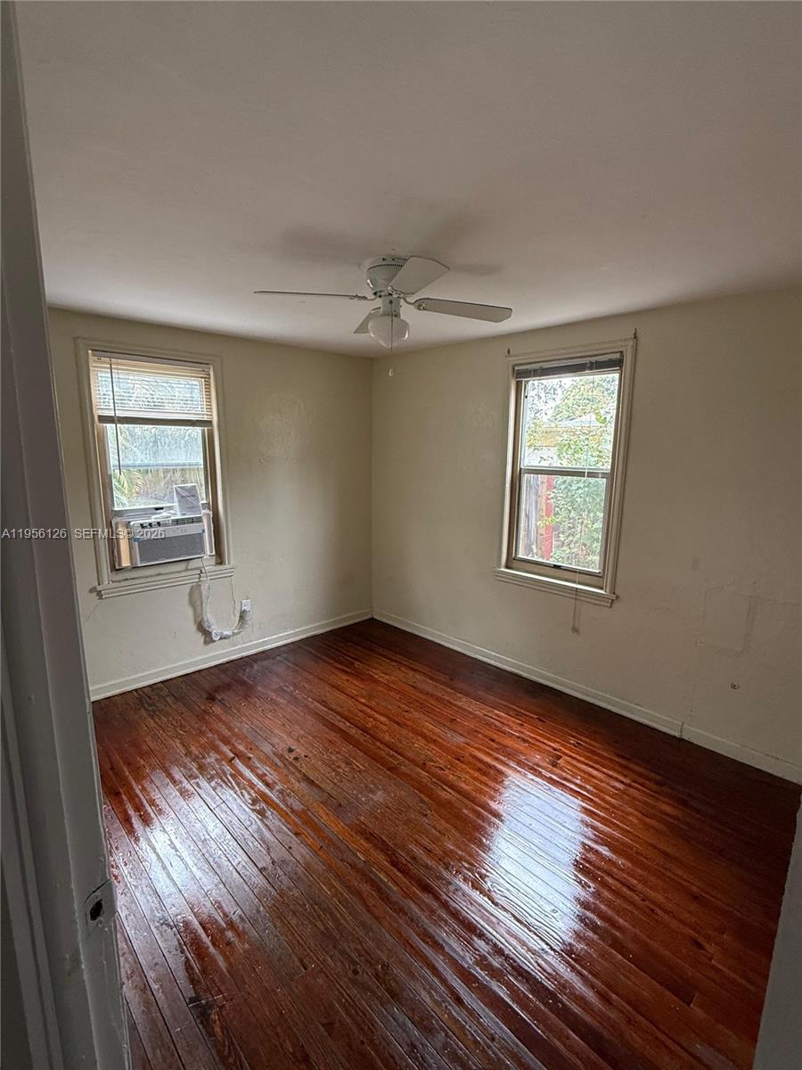 1062 NE 38th St Unit: Main