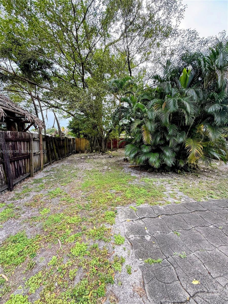 1062 NE 38th St Unit: Main