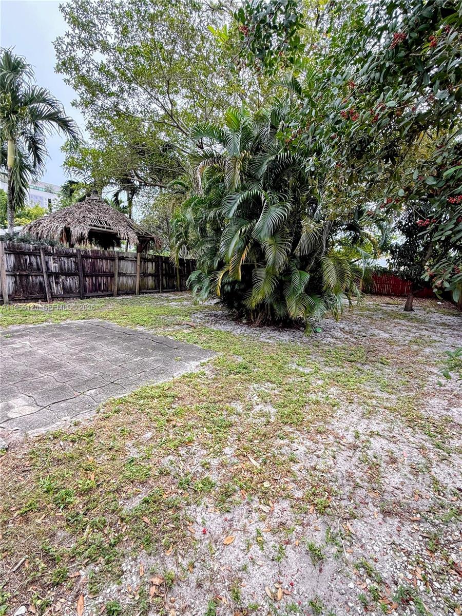 1062 NE 38th St Unit: Main