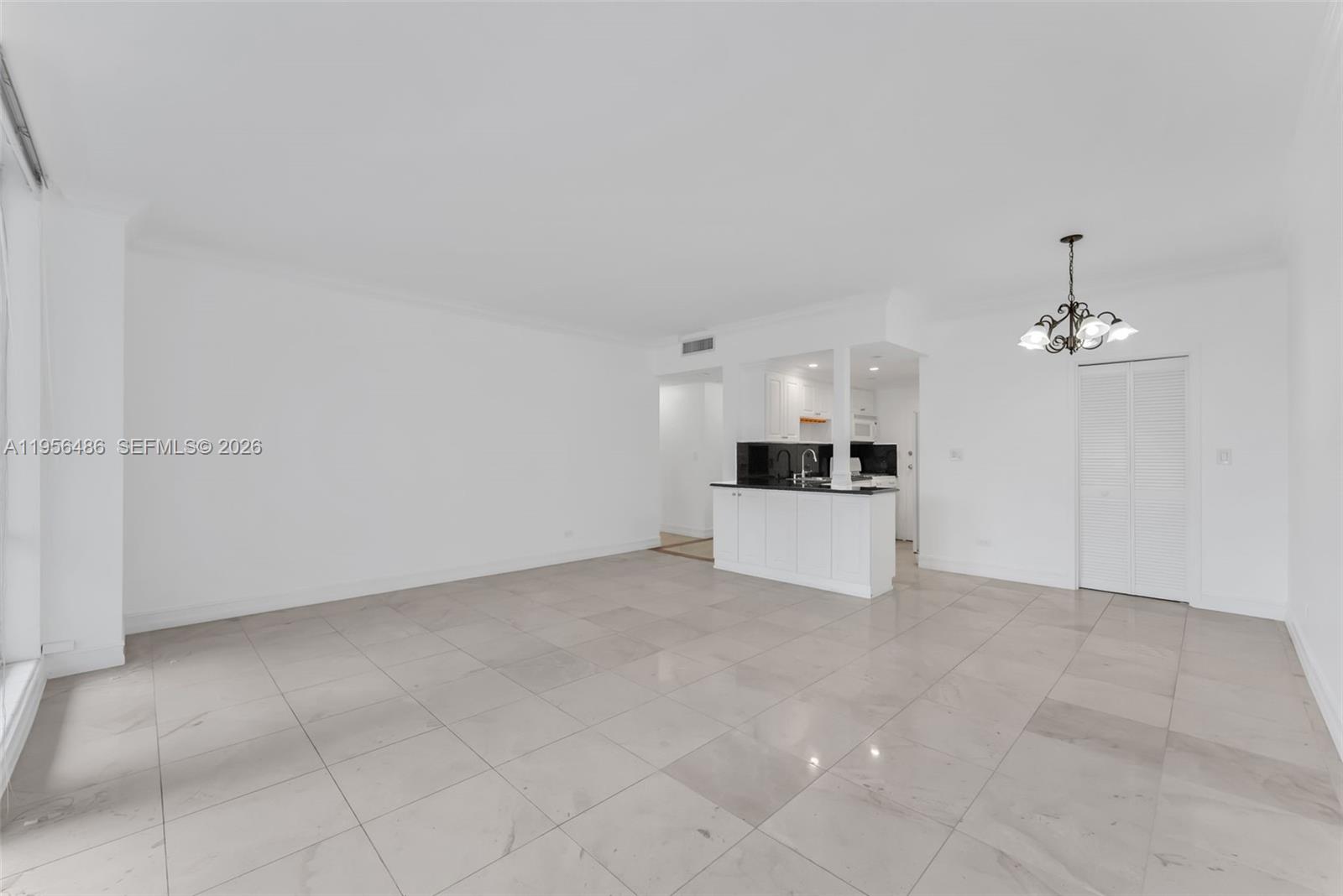 700 Biltmore Way # 304