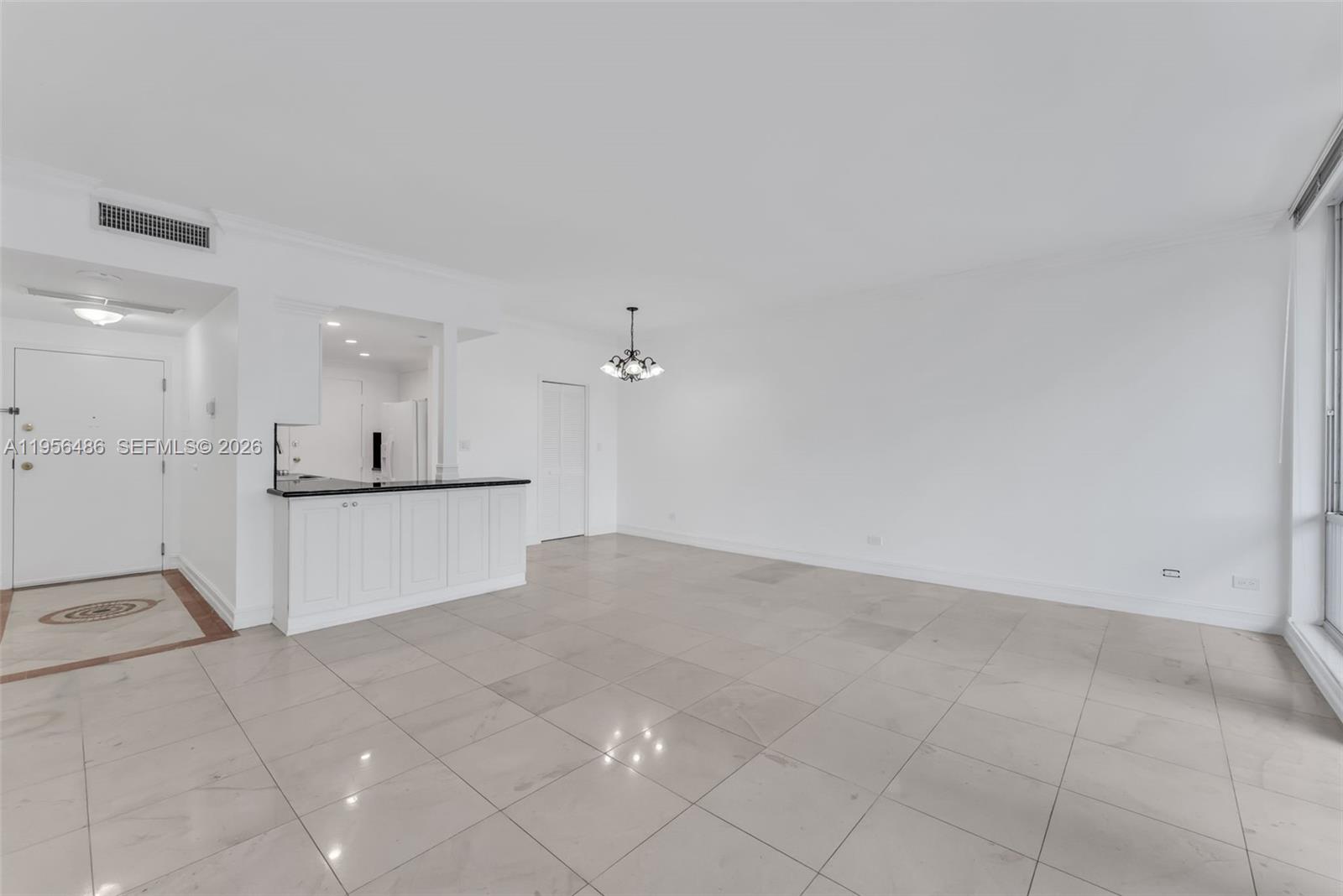 700 Biltmore Way # 304
