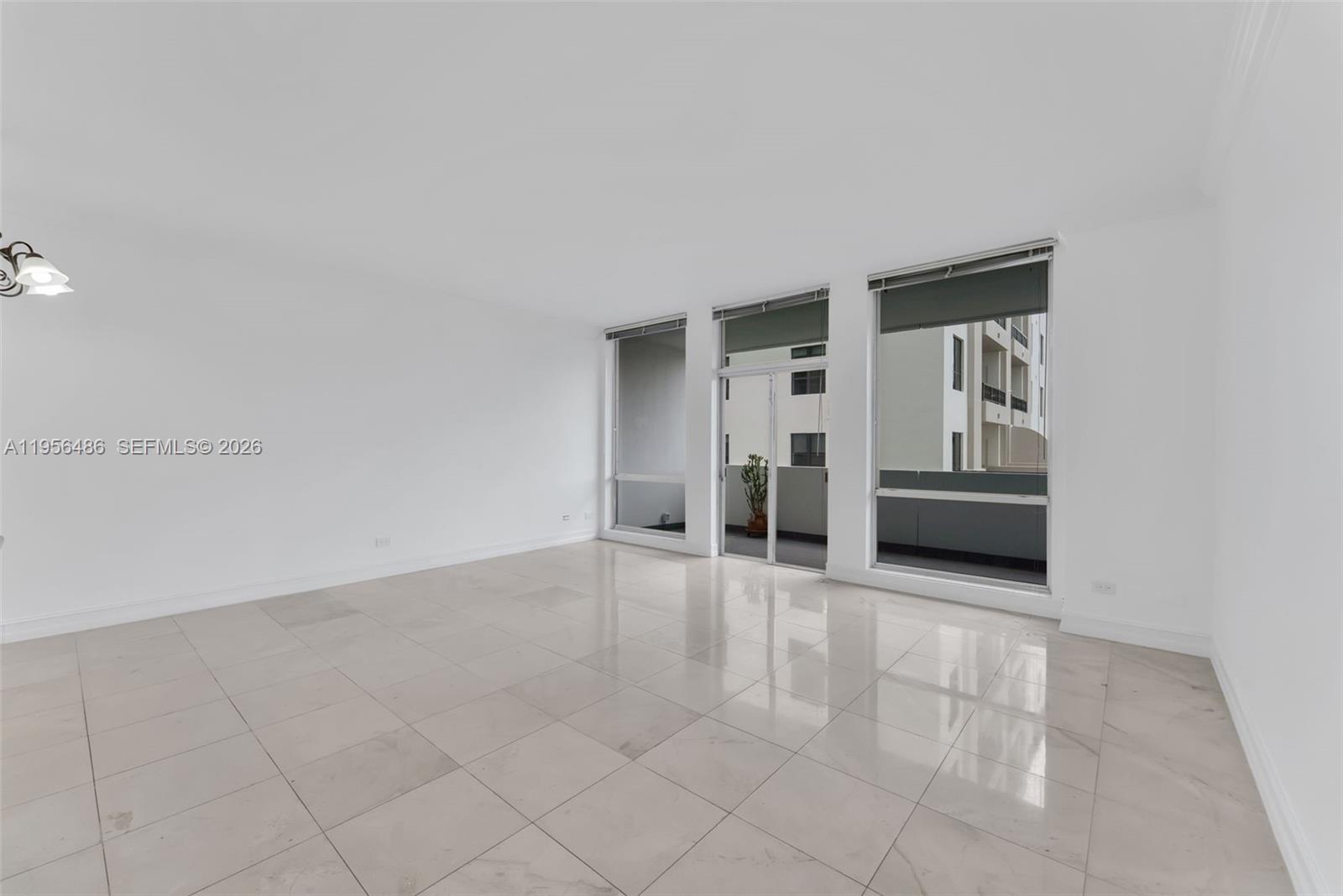 700 Biltmore Way # 304