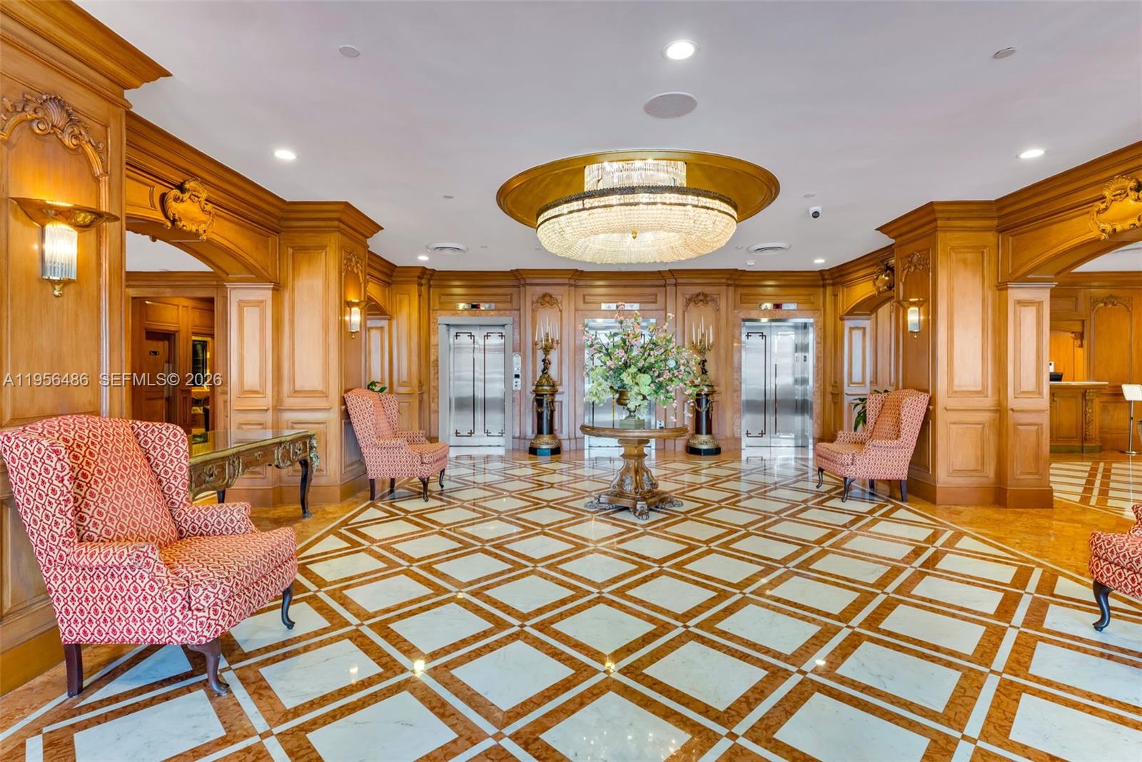 700 Biltmore Way # 304