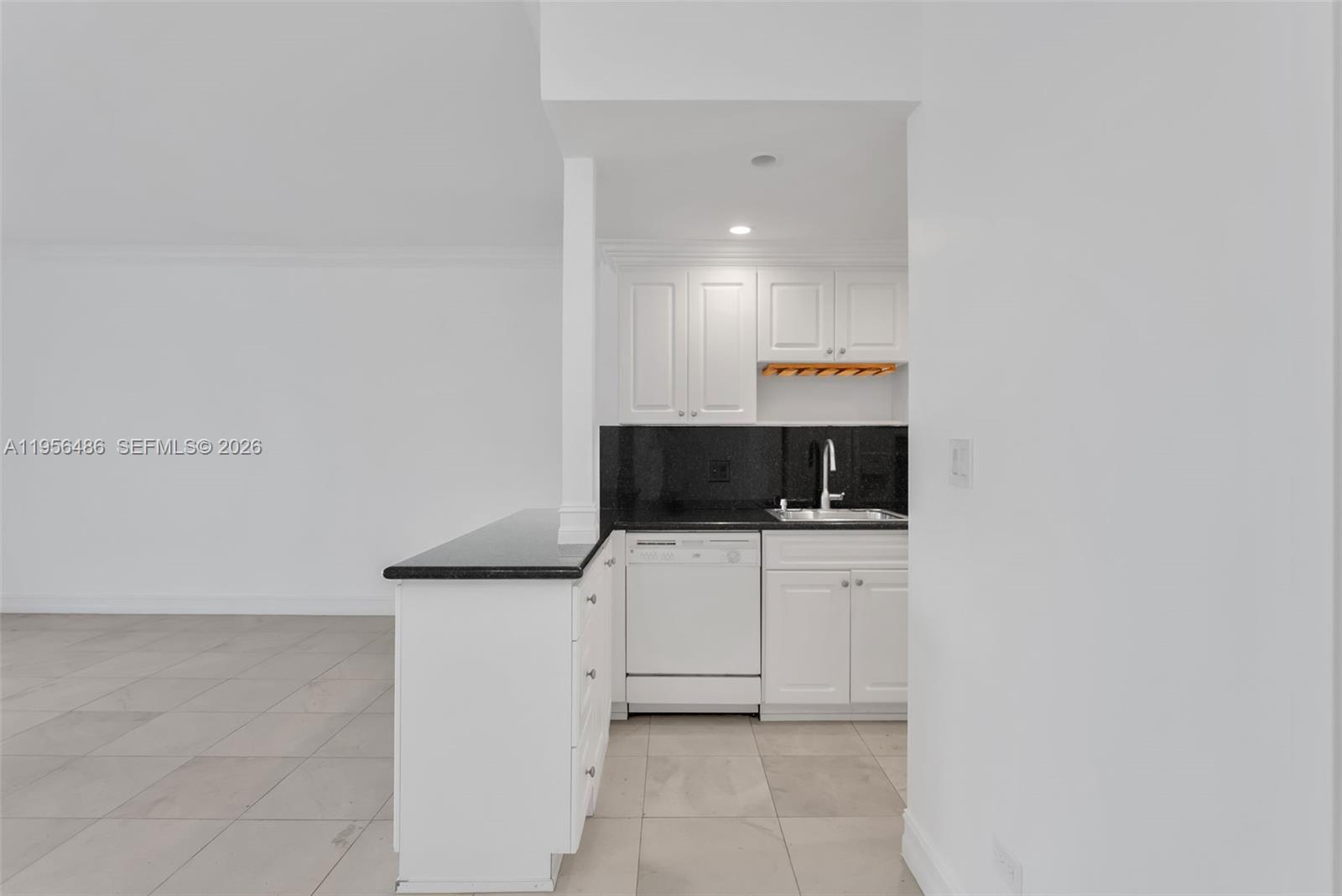 700 Biltmore Way # 304