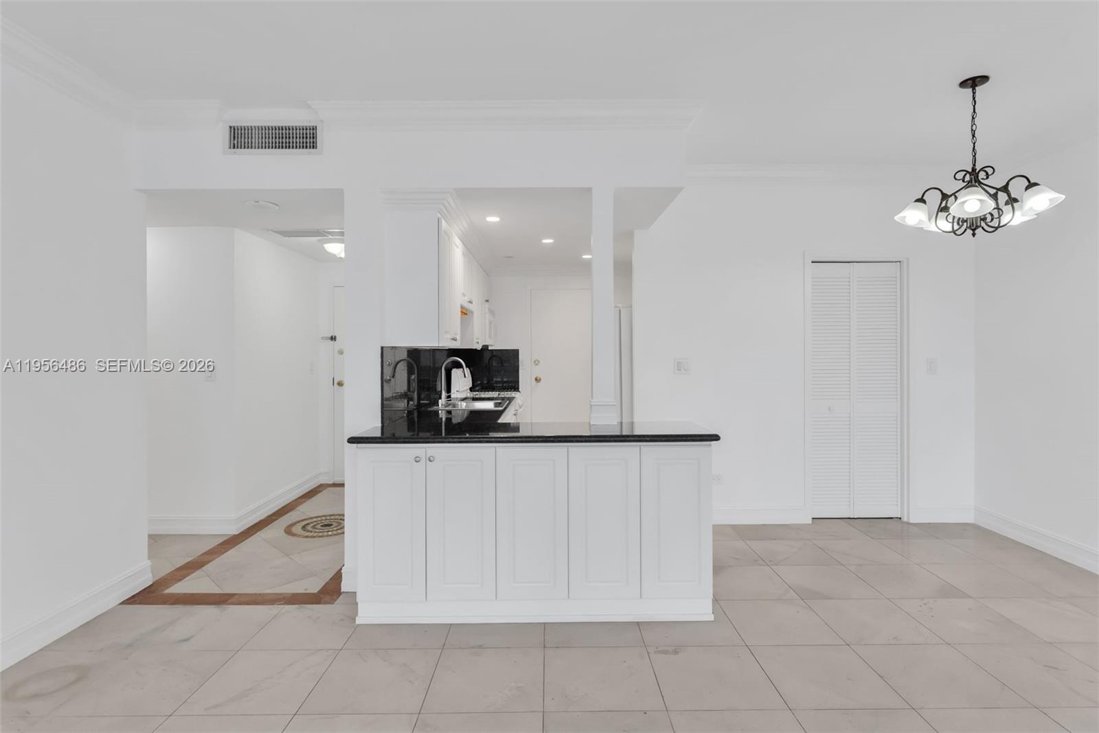 700 Biltmore Way # 304