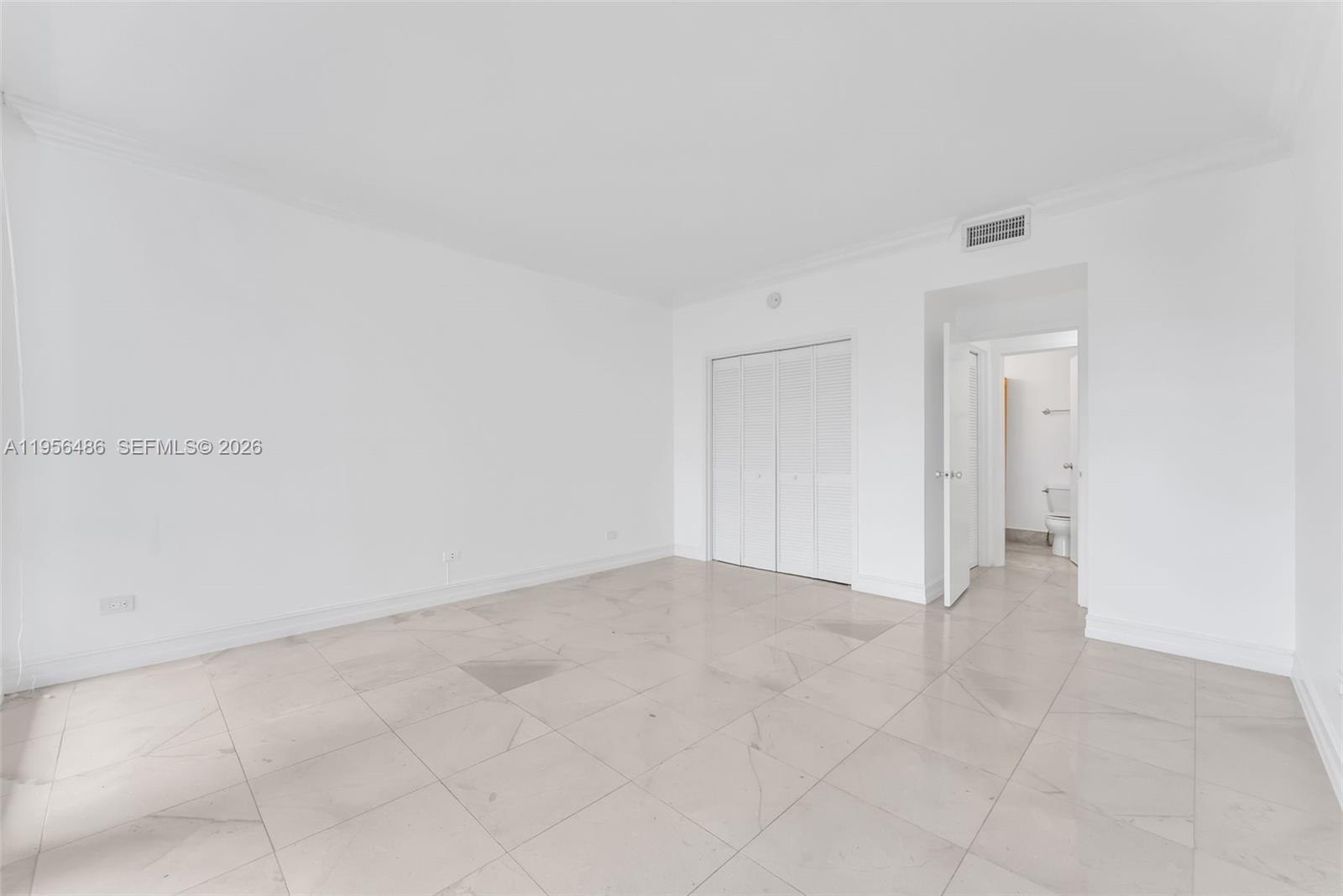 700 Biltmore Way # 304