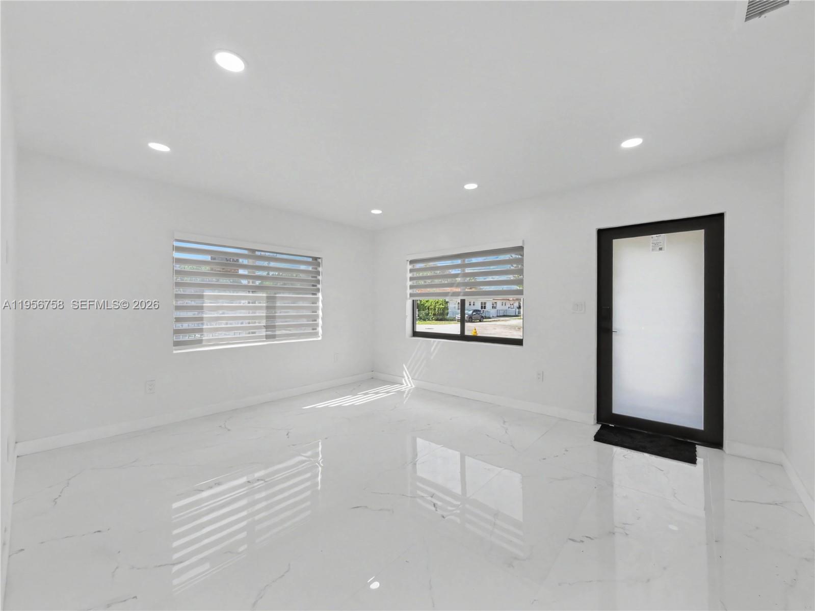 2490 SW 17th St