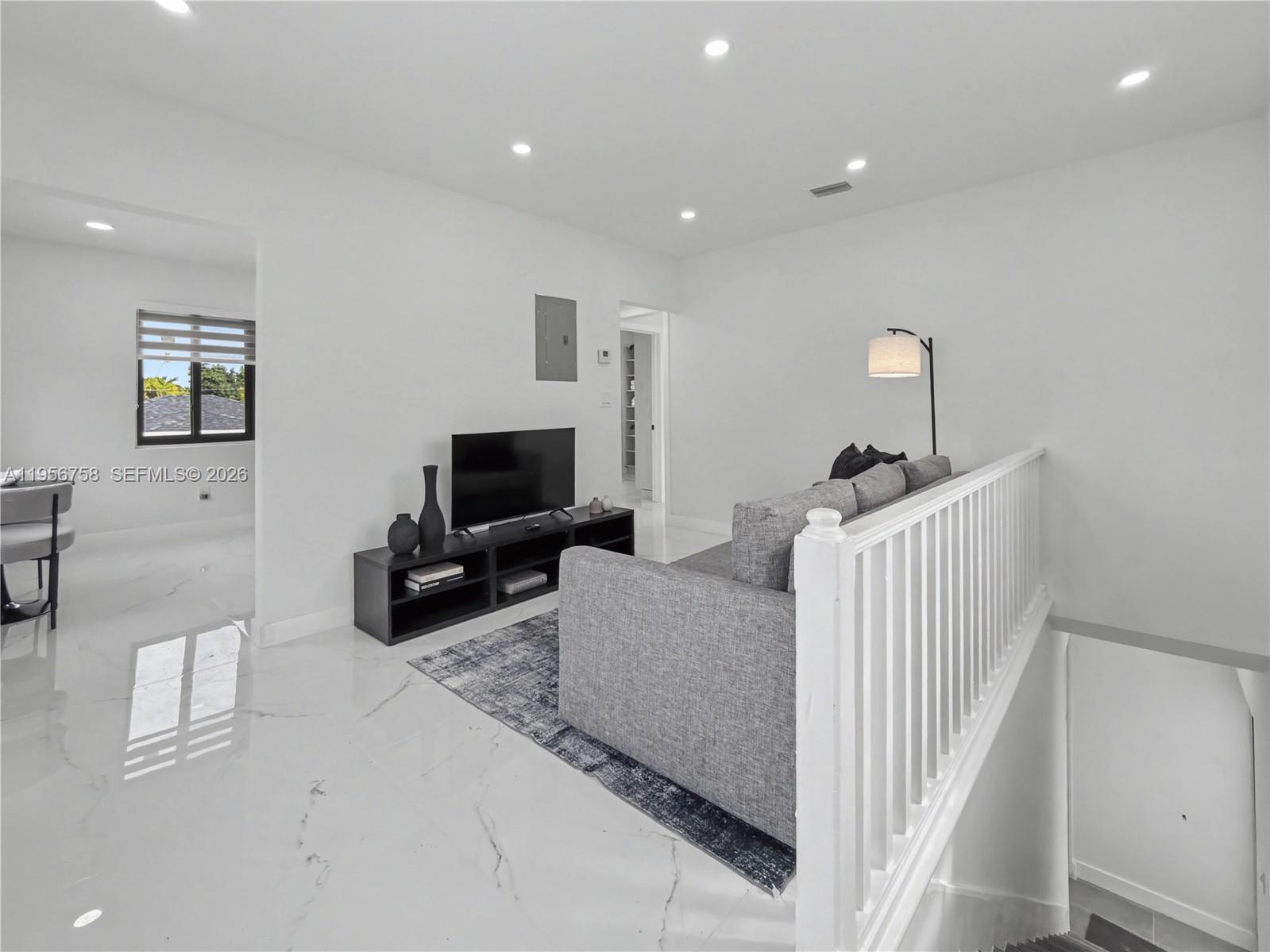 2490 SW 17th St