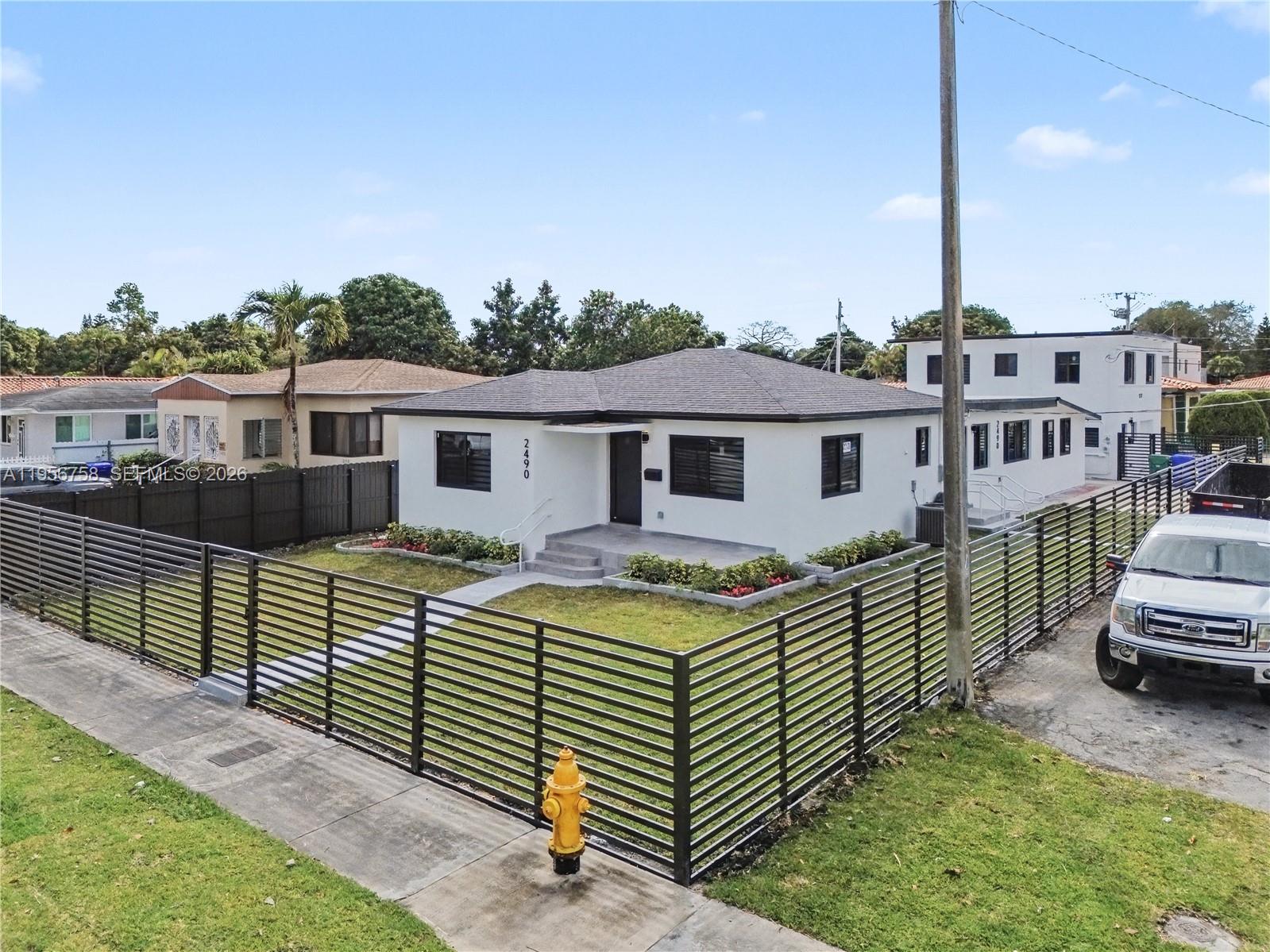 2490 SW 17th St