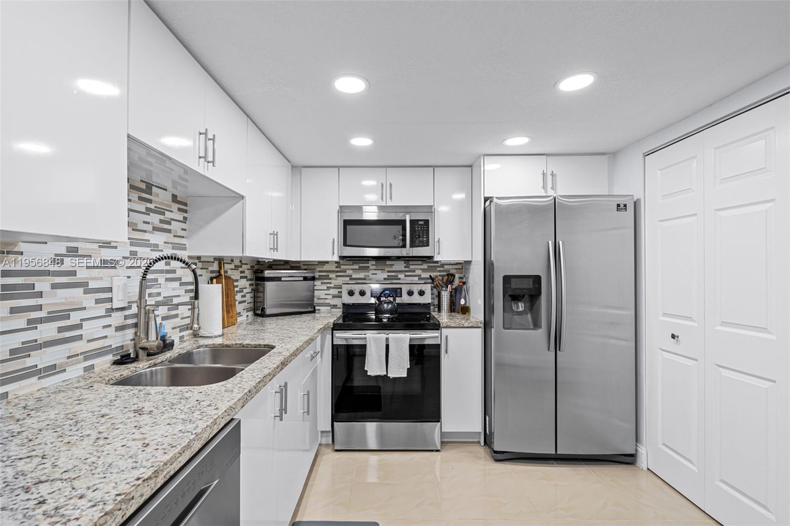 6554 SW 114th Pl # E74