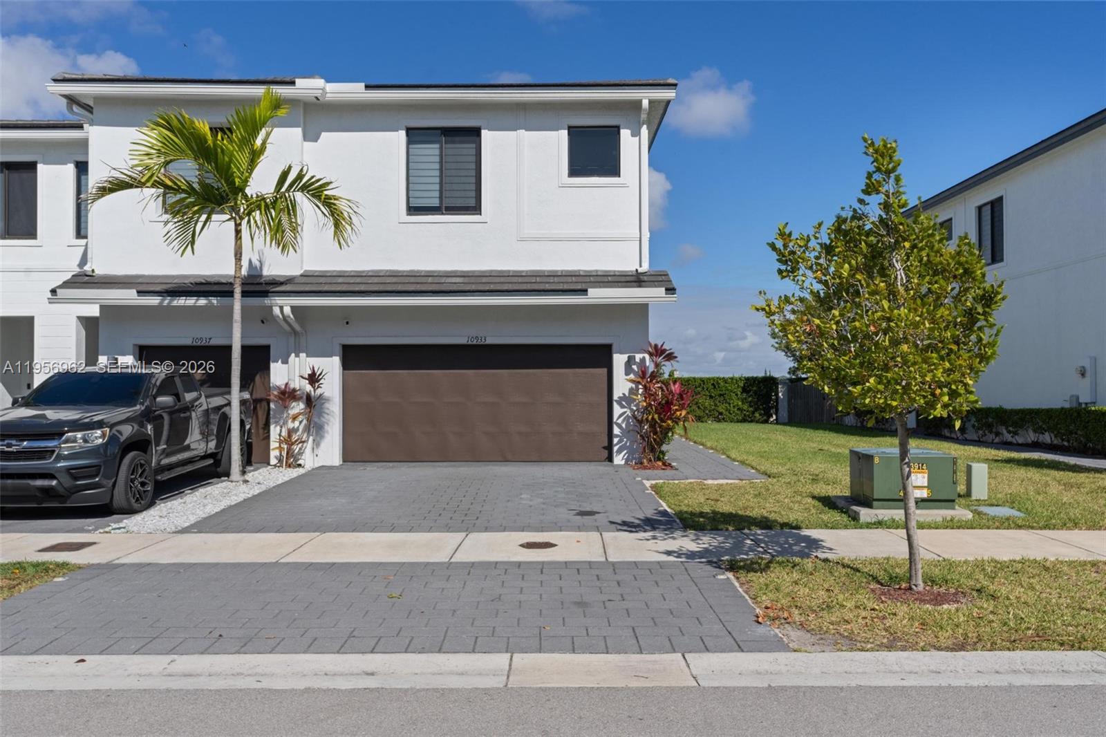10933 SW 232nd Ter