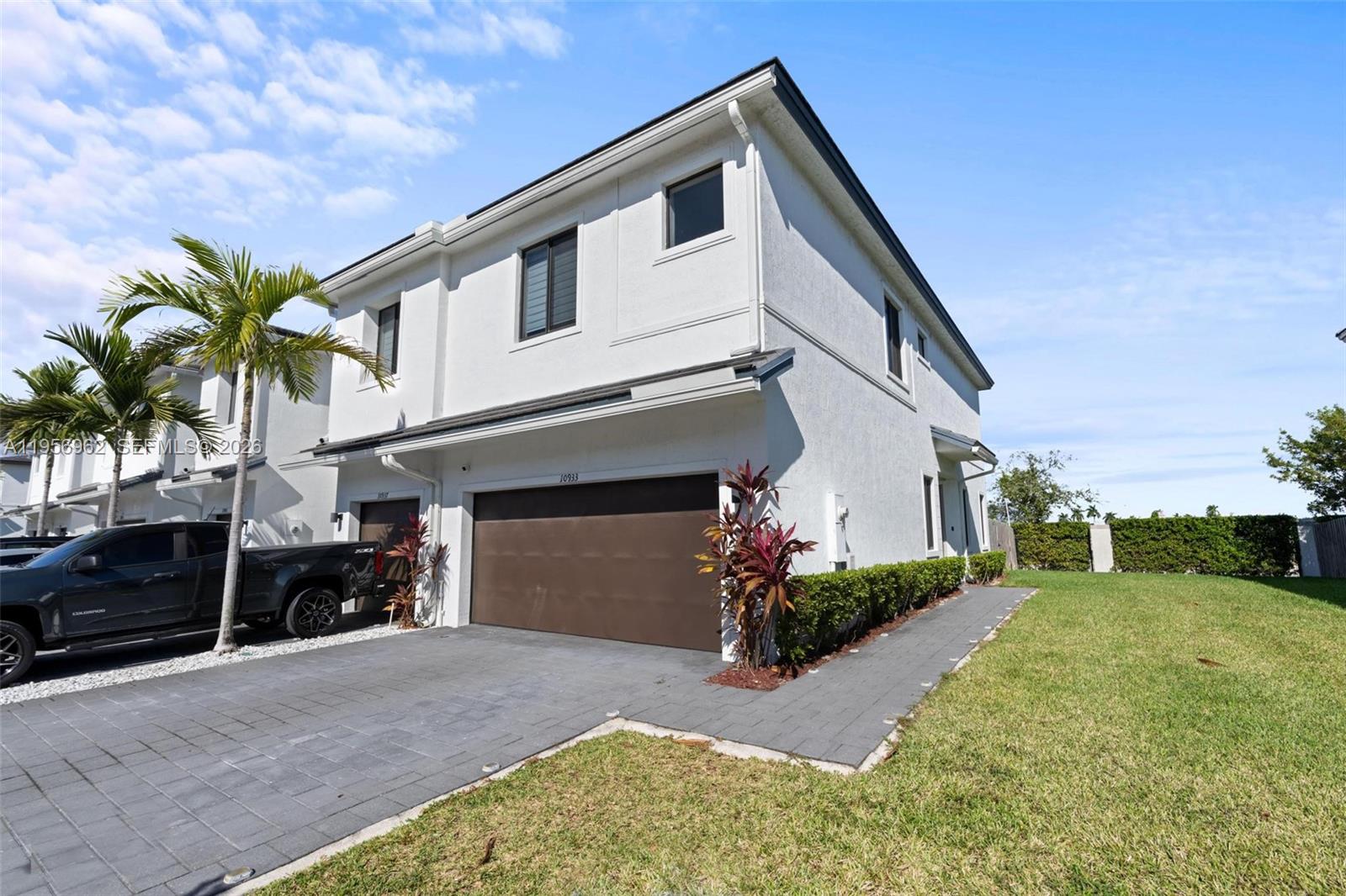 10933 SW 232nd Ter
