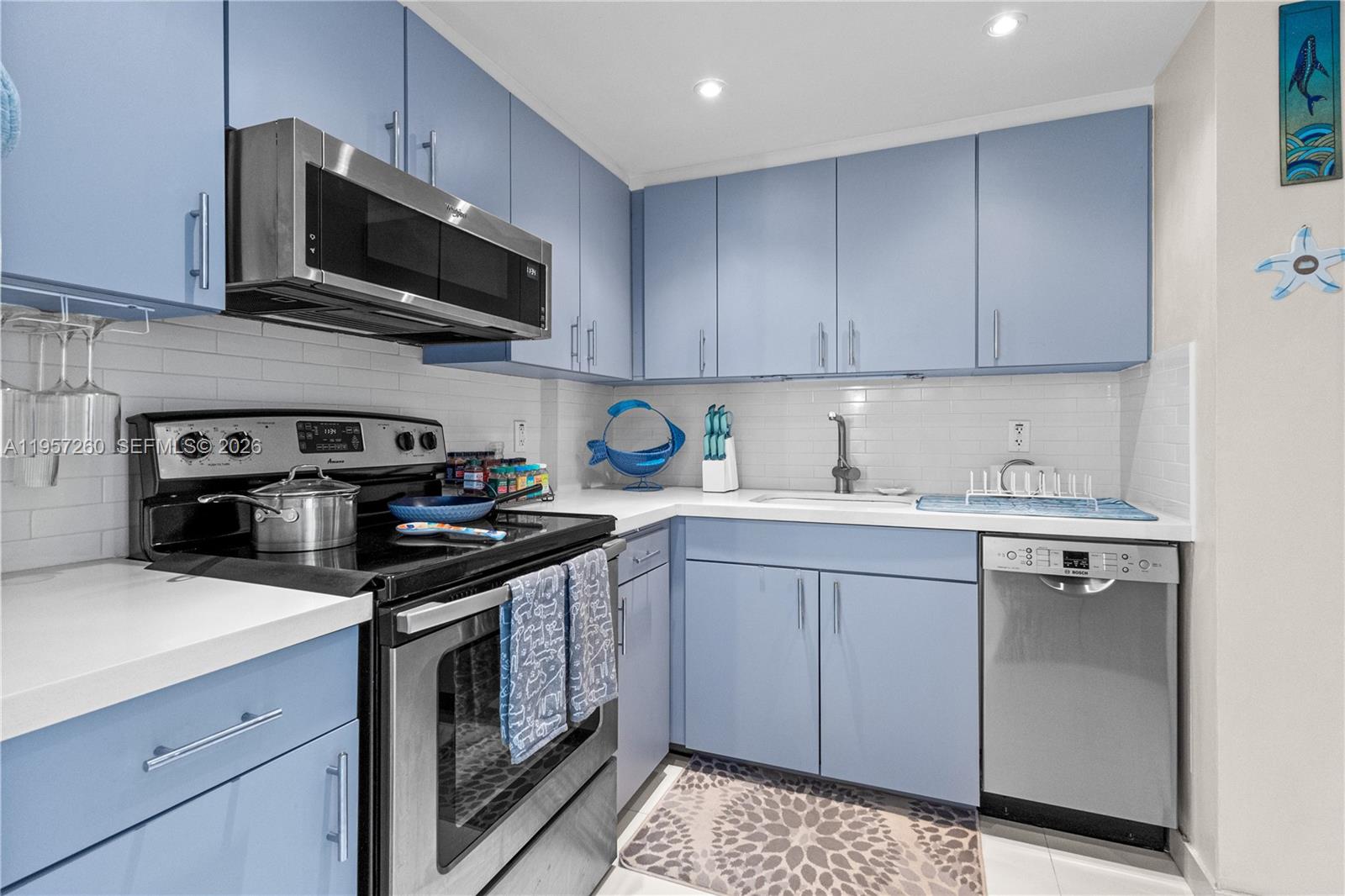 1345 Lincoln Rd # 403